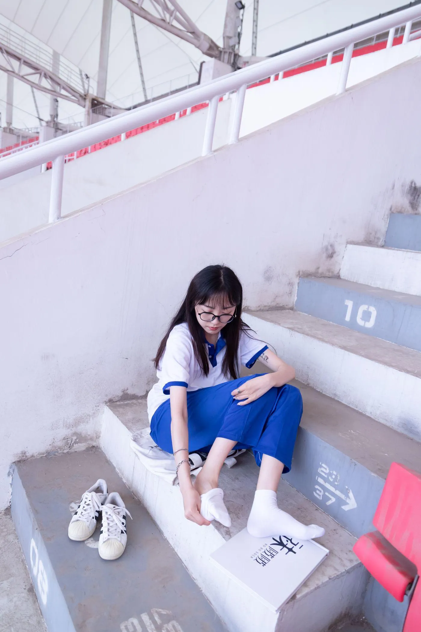 [BoBoSocks袜啵啵]NO.002 稚予-校服、贝壳头、白棉袜、裸足 [139P]插图1